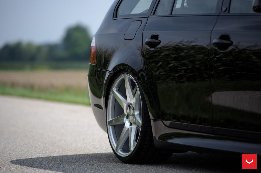  BMW 5-Series Touring on Vossen Wheels (CV7) 2016 года  (фото 18 из 25)